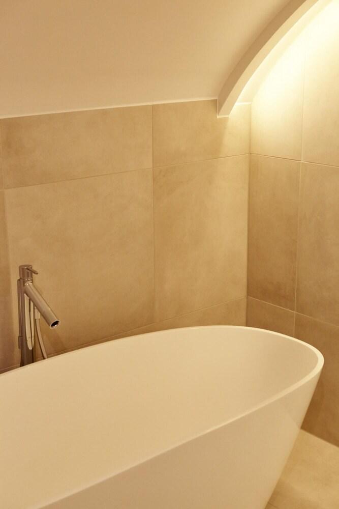 Redcliffe Parade Apartment - No 1