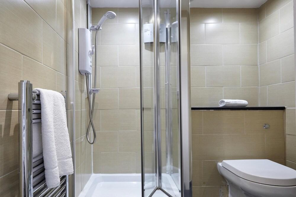 Your Apartment Berkeley Sq Pads 1