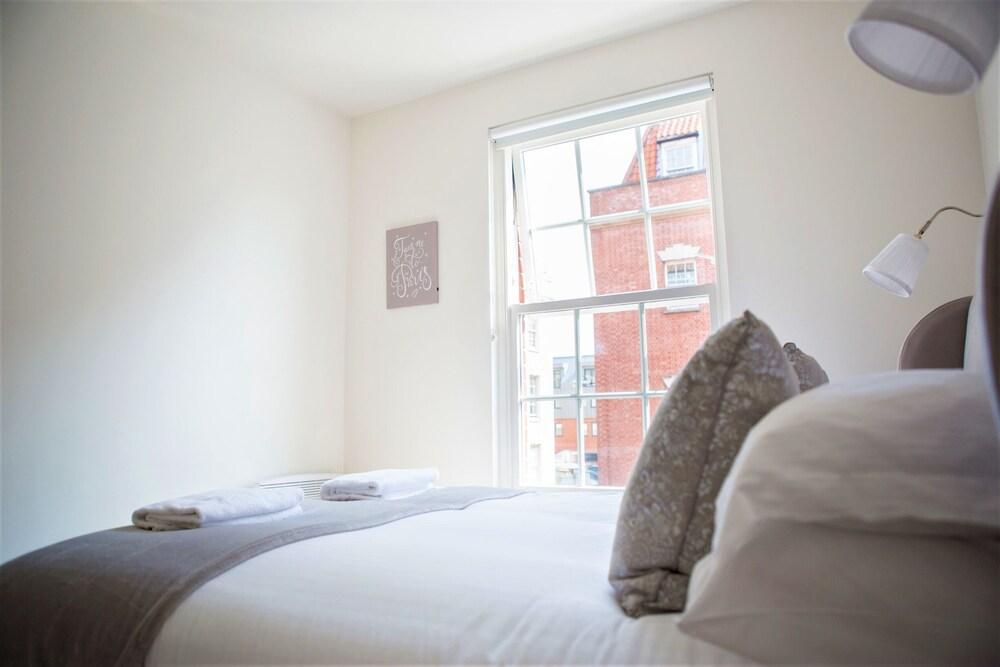 Your Apartment The Clarence - No 2