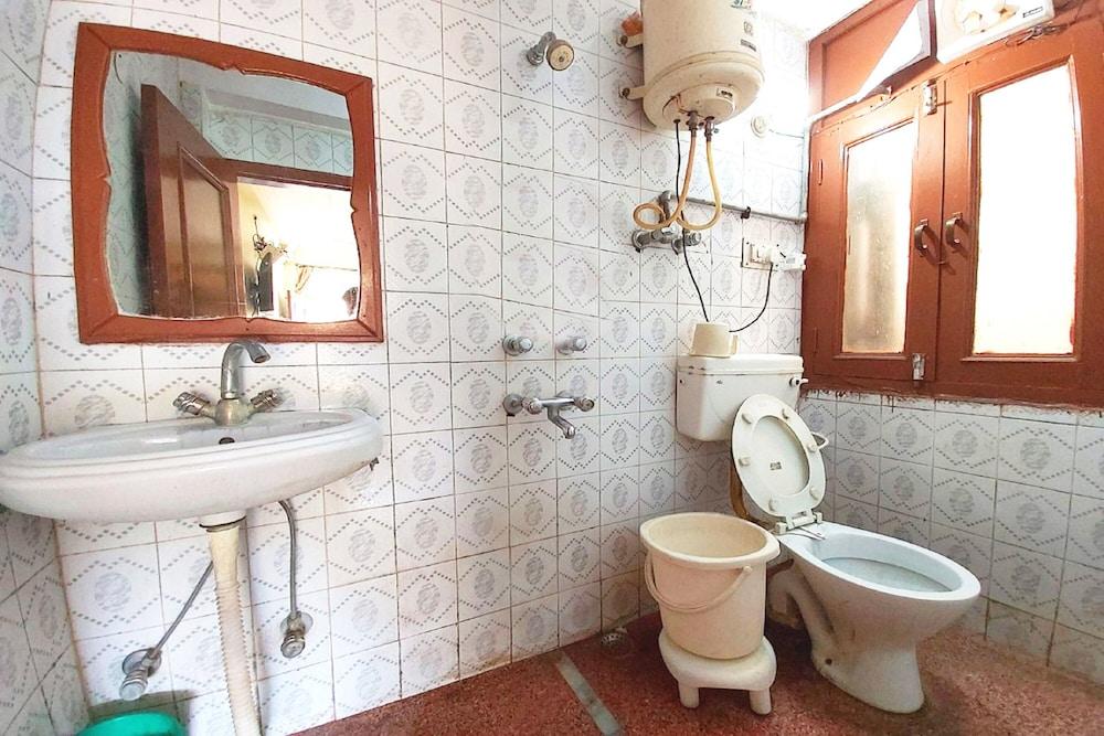 Goroomgo Kohinoor Mallital Nainital