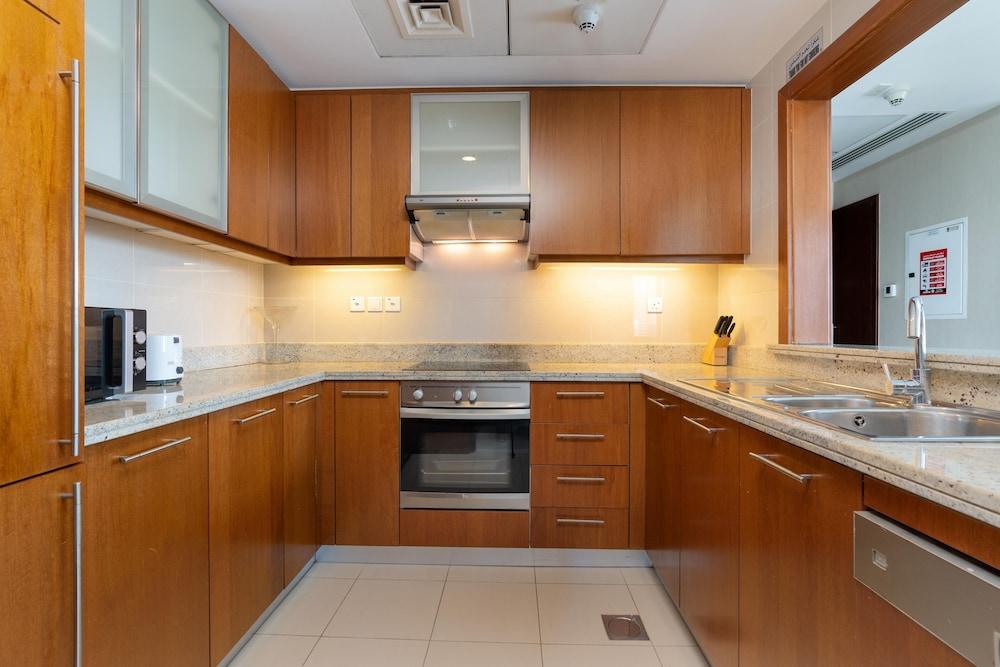 Lux BnB Stand Point -Burj Views