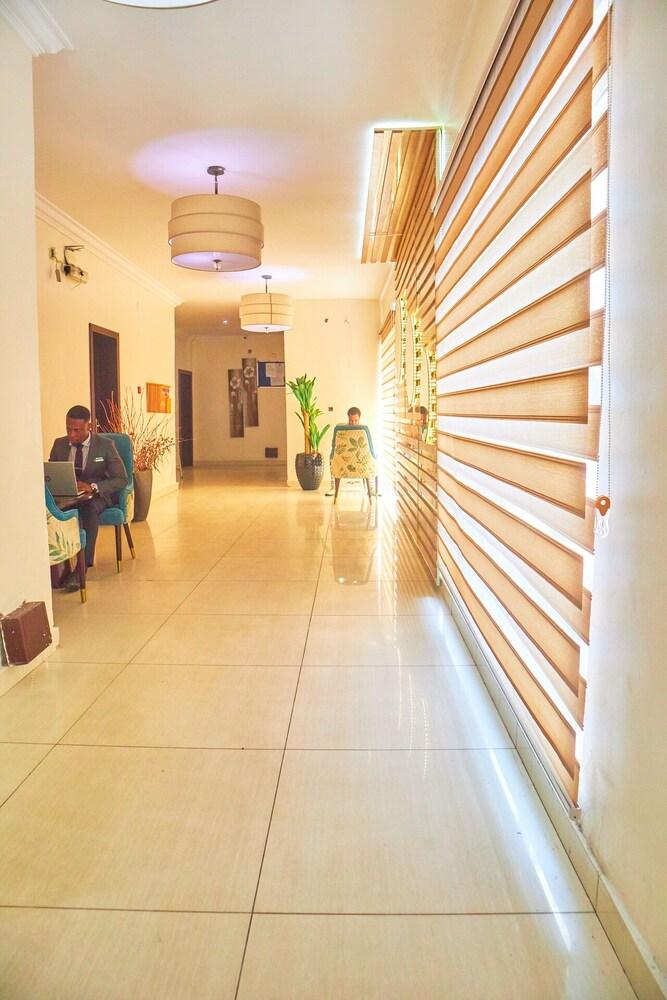 Nevada Hotel and Suites