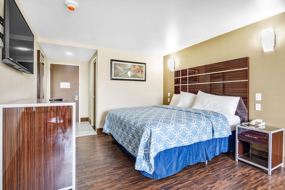 Brooklyn Broadway Hotel