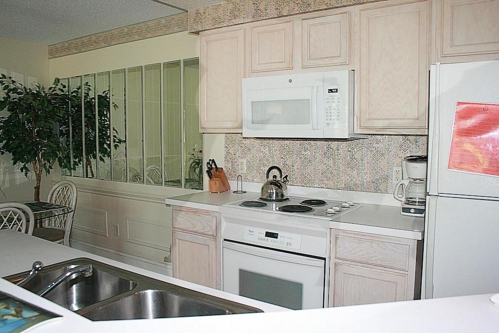 805 2 Bedroom Villa by RedAwning