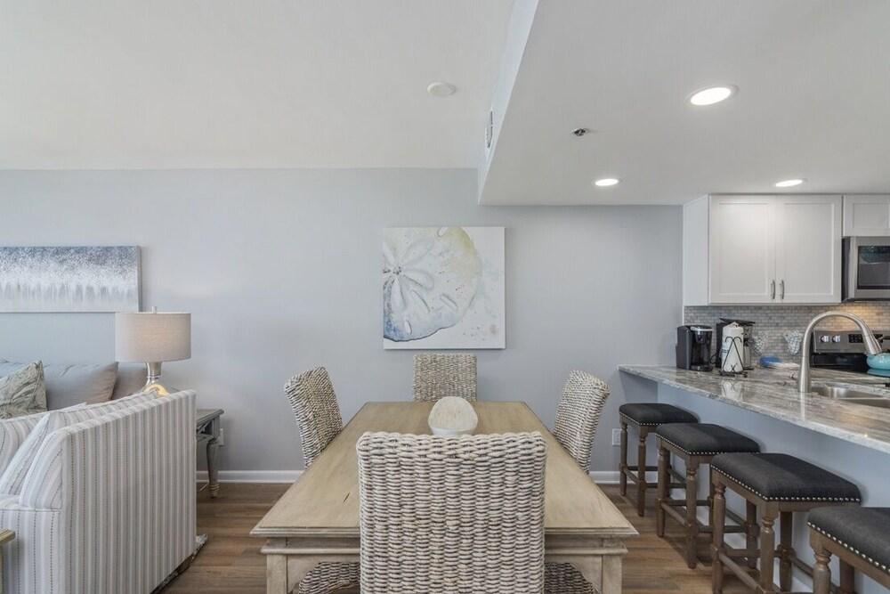 Osp807 2 Bedroom Condo by Redawning