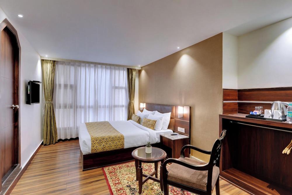 Sumitel Vista 800m from Mall Road