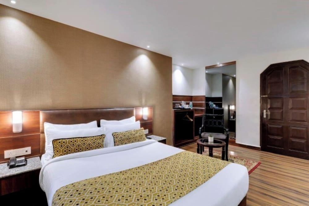 Sumitel Vista 800m from Mall Road