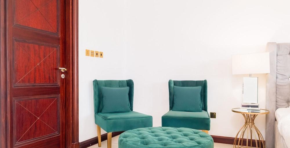 LUX Holiday Home - Frond E 1