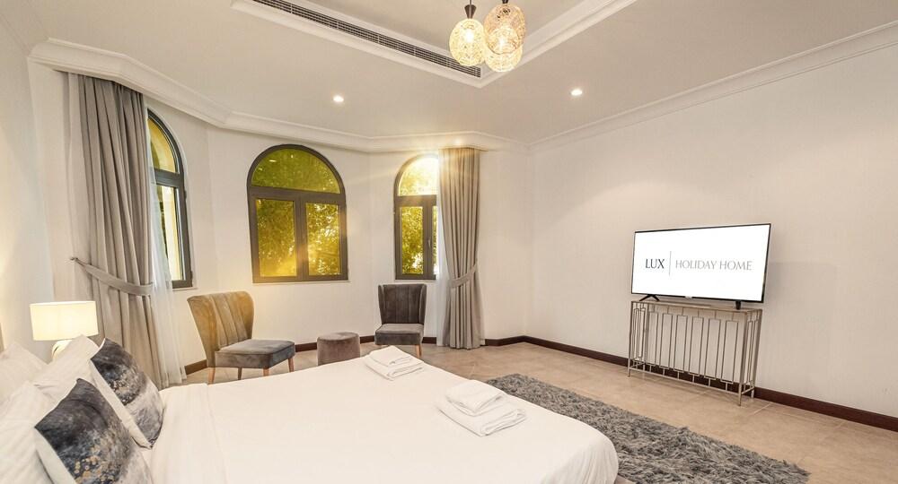 LUX Holiday Home - Frond P 1