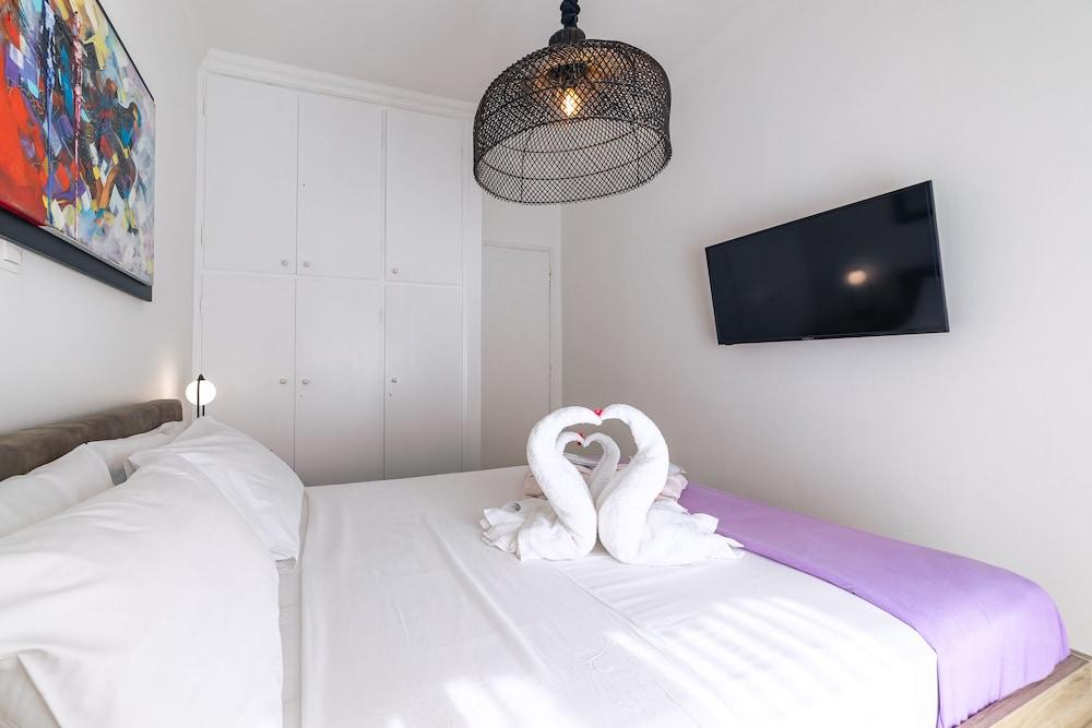 D9 center of Glyfada