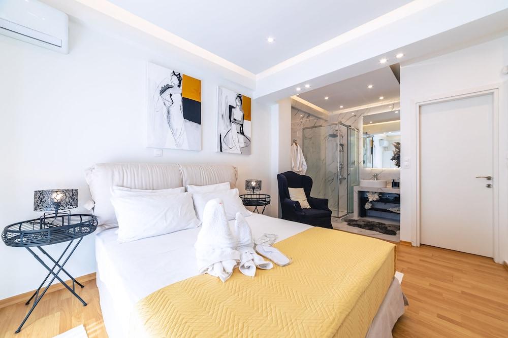 D9 center of Glyfada