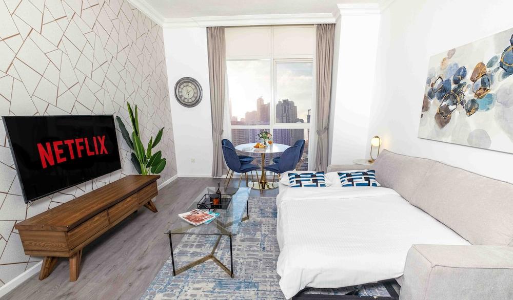 LUX Holiday Home - MAG 214 Tower 1