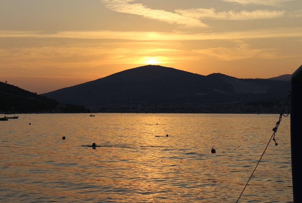 Spacious Room Near Beach,w. Private Bathroom