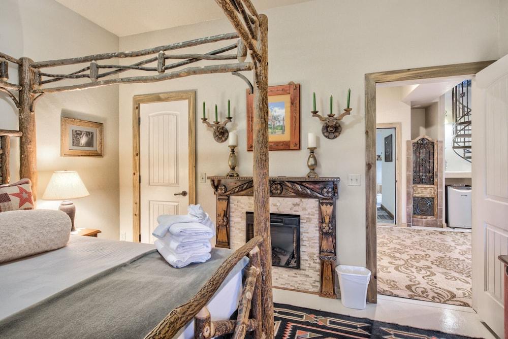 Mountain Getaway Cabinhot Tub & Pool Table4bd