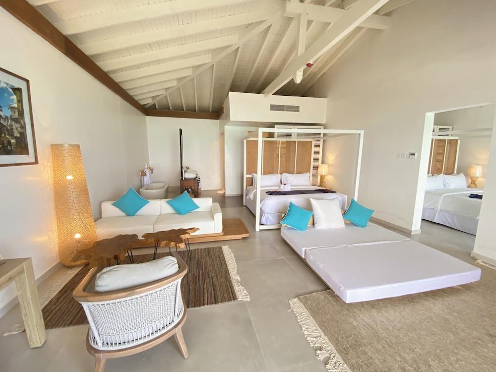 Le Mersenne Zanzibar, Autograph Collection