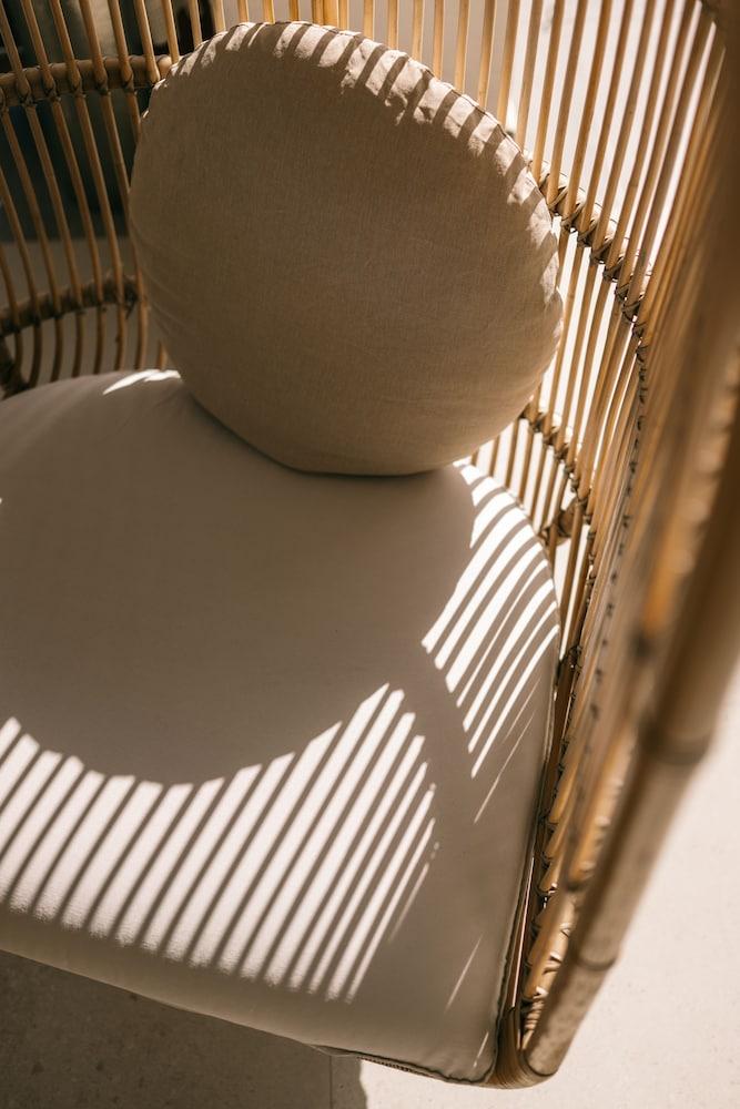 Le Mersenne Zanzibar, Autograph Collection