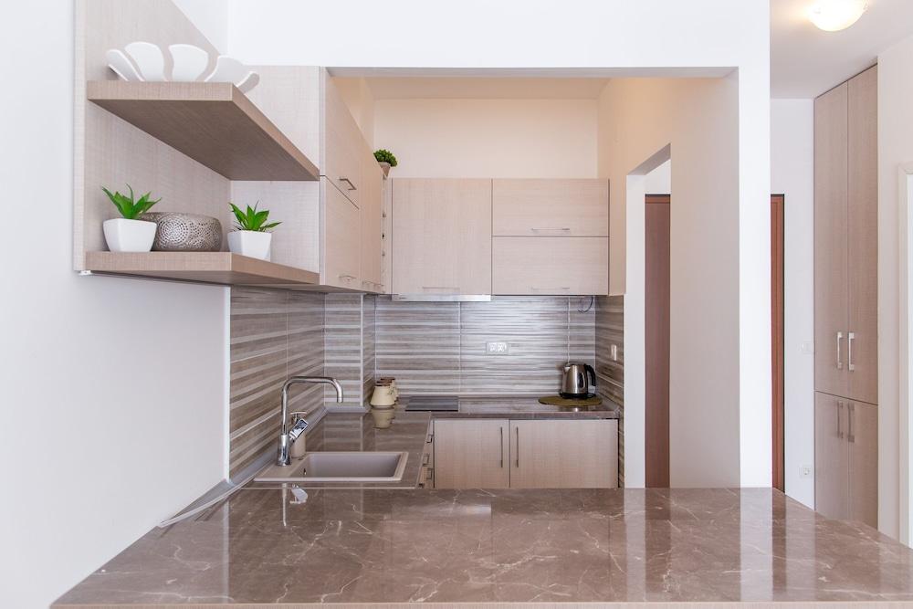 Natasha Sea View Apartment