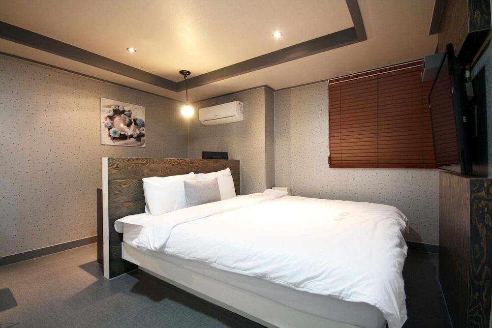 Busan Yeonsan-dong Waba