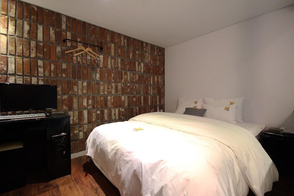 Busan Oncheonjang Guwol