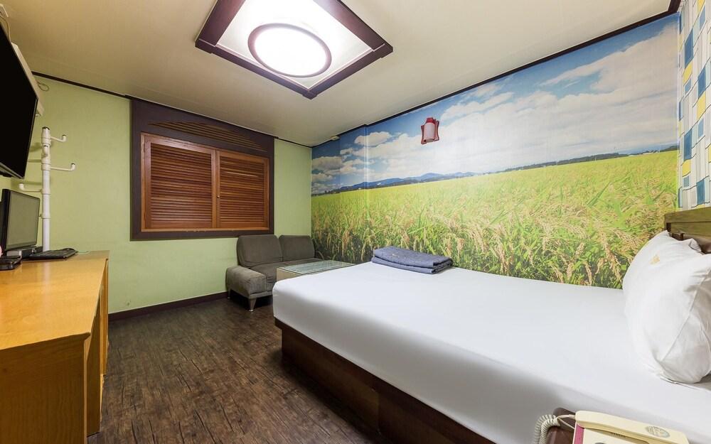 Cheonan Terminal Komodo