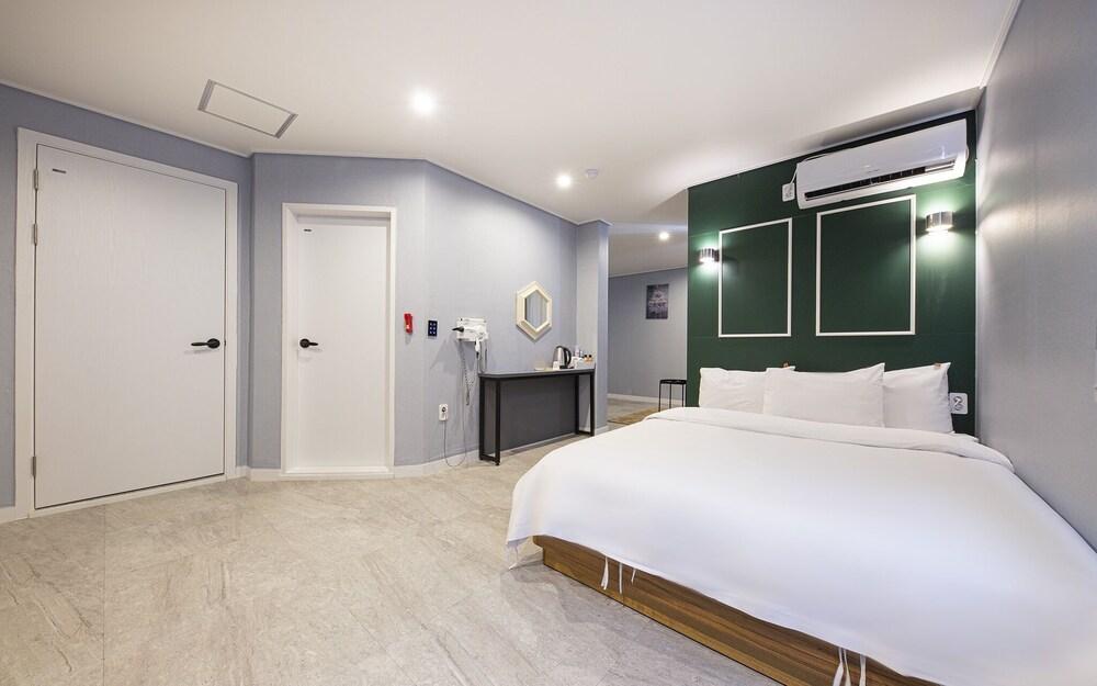 Wonju Hotel V