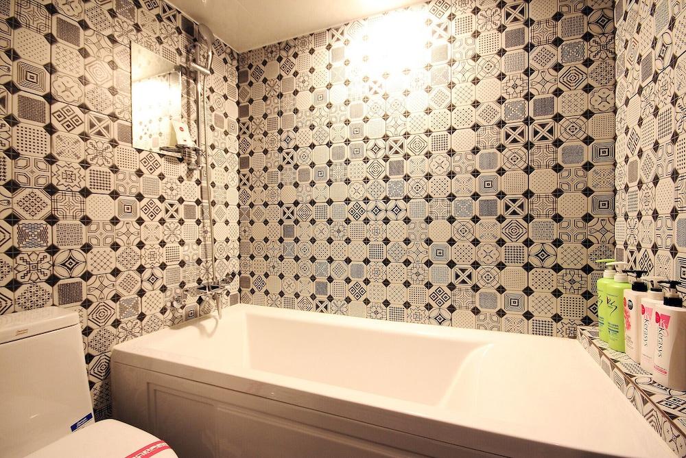 Changwon Sangnamdong Yaja