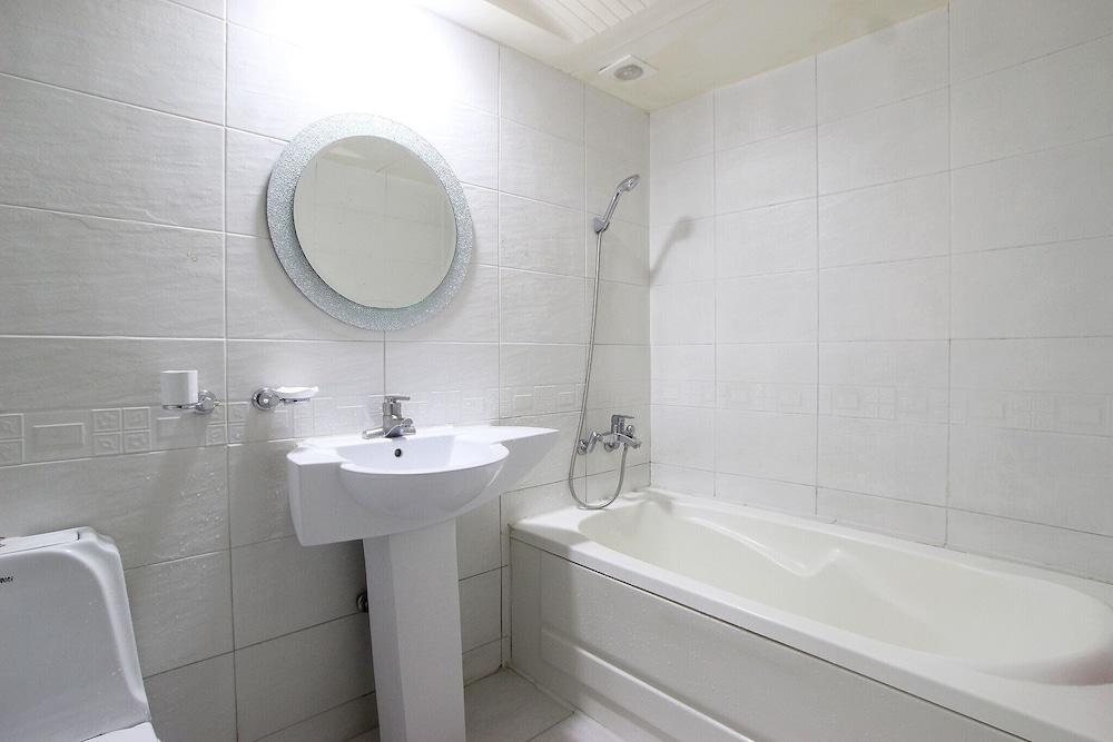 Jeonju Junghwasan-dong Rodeo