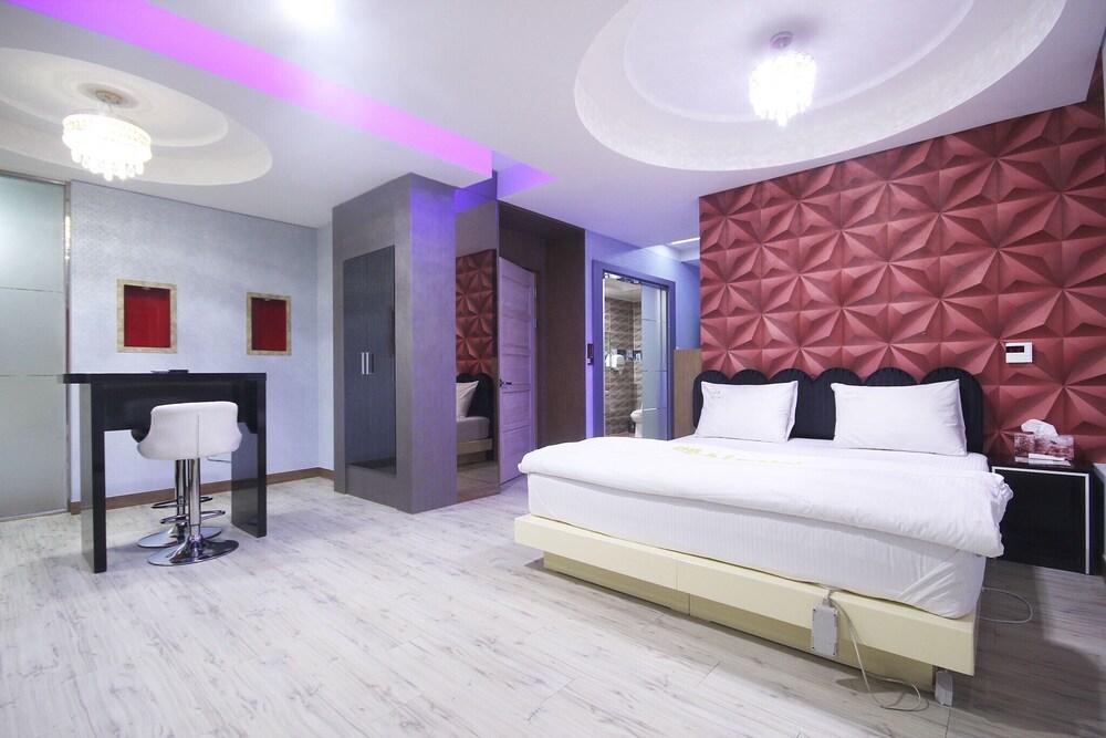 Gyeongsan Instar Hotel