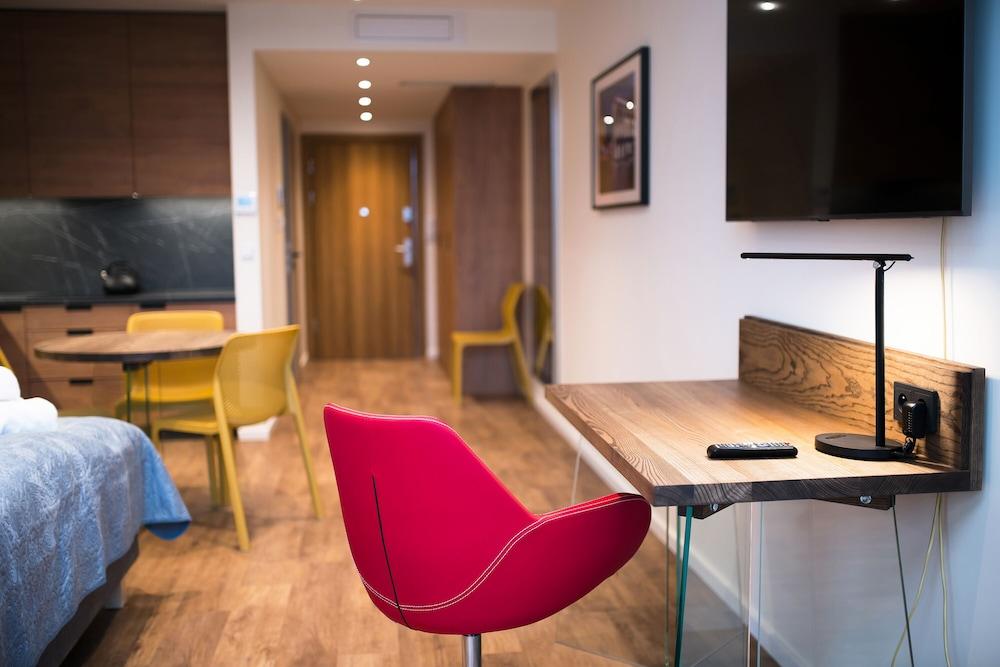 Easy Rent Nieruchomości - APERTA ART