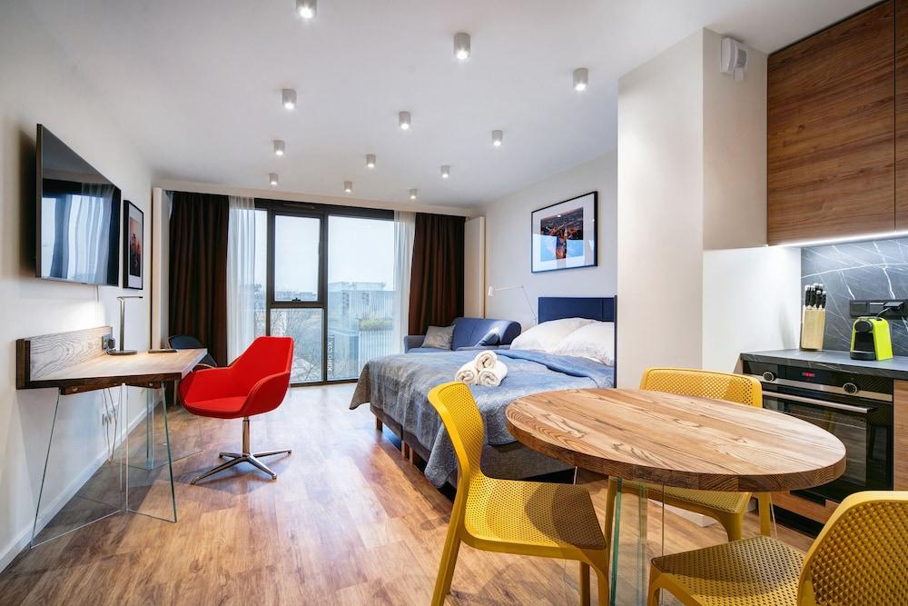 Easy Rent Nieruchomości - APERTA ART