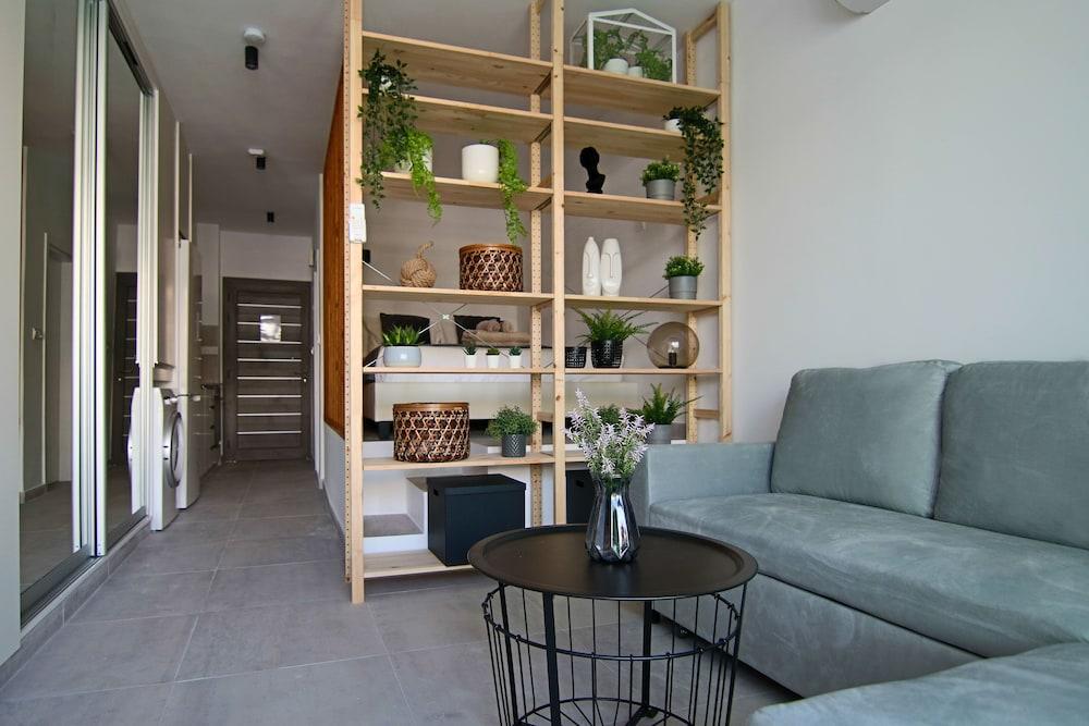 Phaedrus Living: Seaside Luxury Flat Athina 123