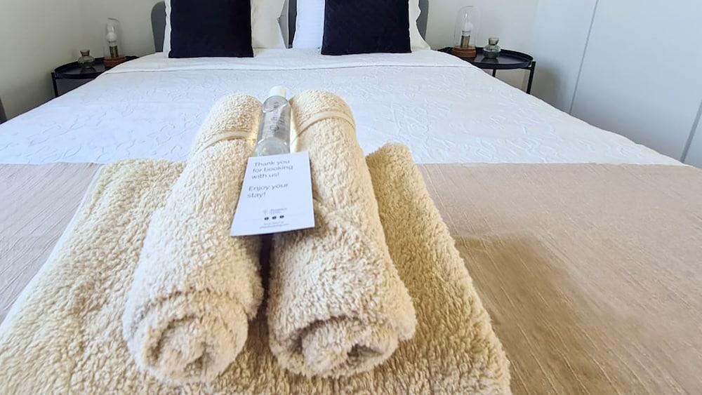 Phaedrus Living: Seaview Luxury flat Paphinia 204