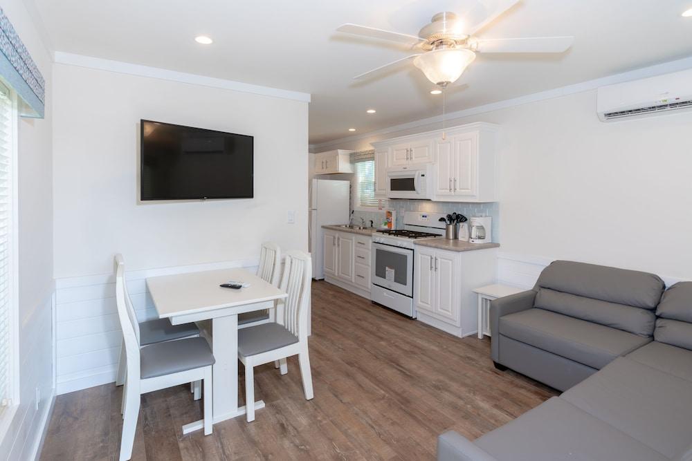 Sun Retreats Silver Lake