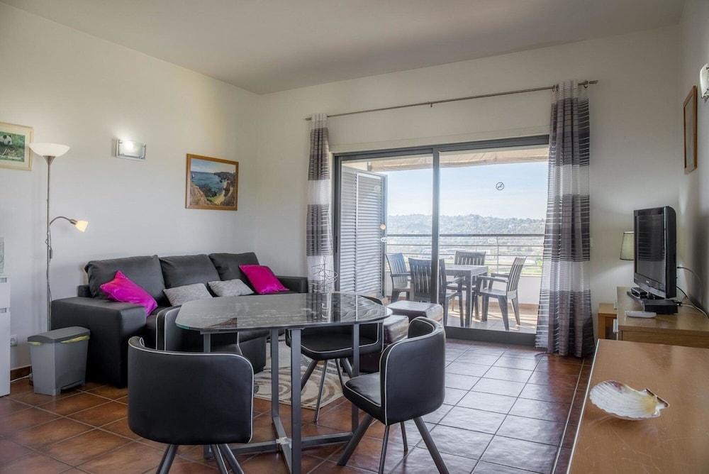 A21 - 1 Bed Apartment in Marinapark