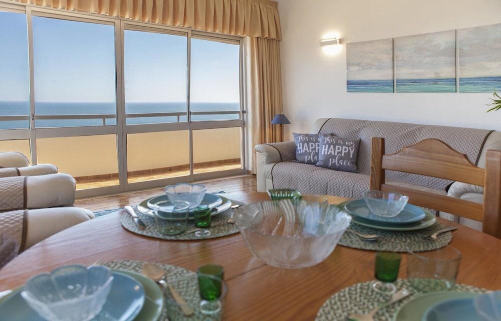 B43 - Spotless Seaview Apartment