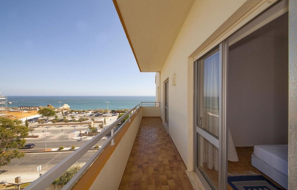 B43 - Spotless Seaview Apartment