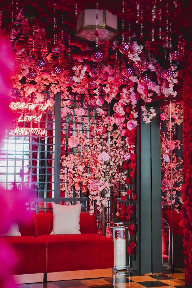 Virgin Hotels New Orleans