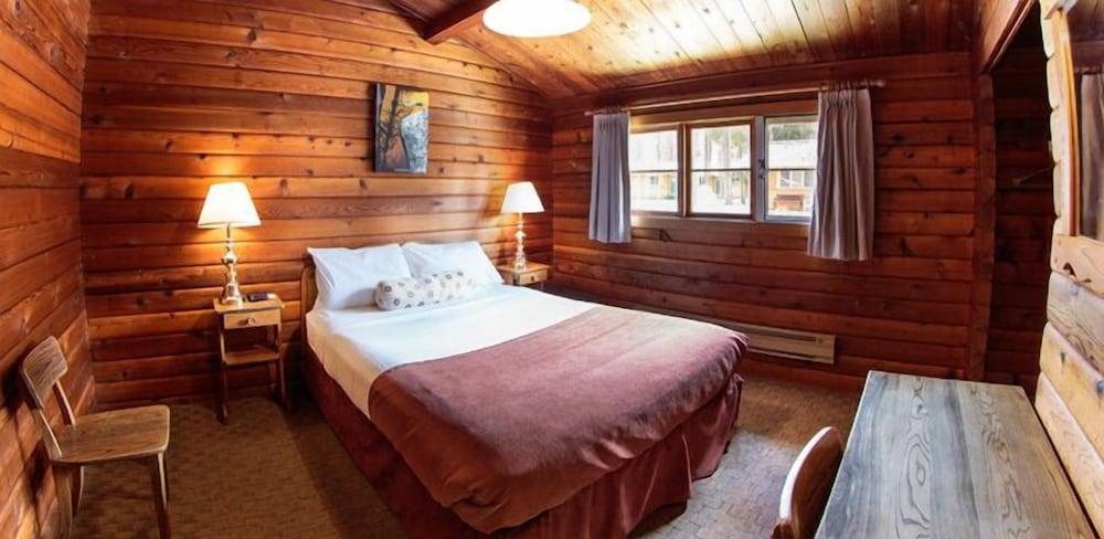 Jasper House Bungalows