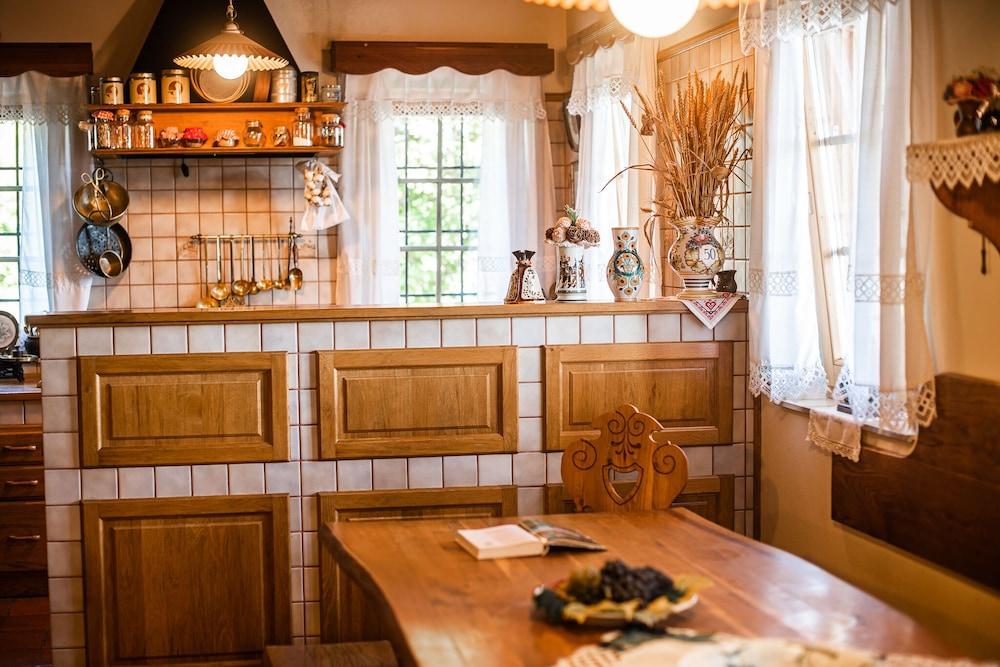 Authentic Countryside Villa With Hot tub