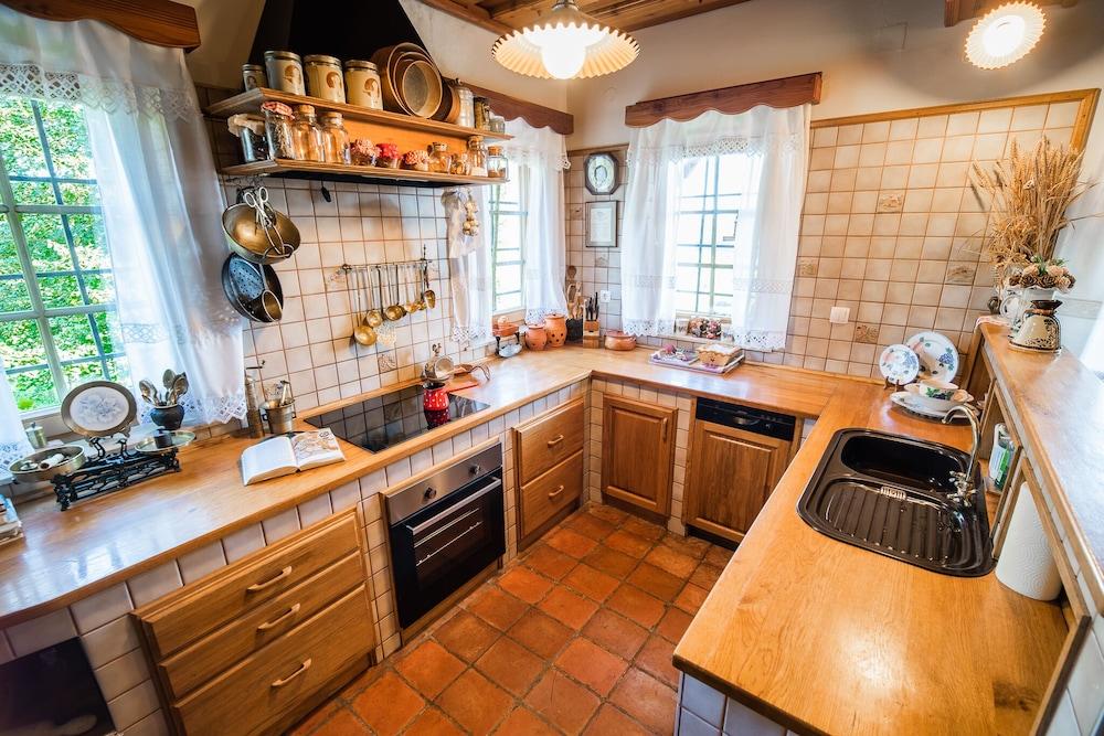 Authentic Countryside Villa With Hot tub