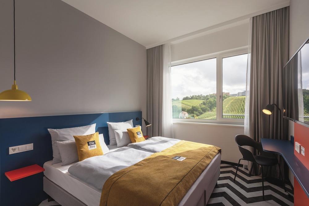 Holiday Inn - the niu, Form Stuttgart Feuerbach by IHG