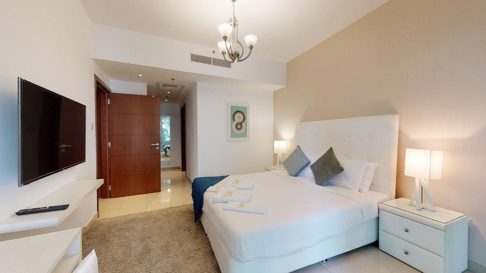 Lux BnB 3BDR Burj Khalifa & Pool Views