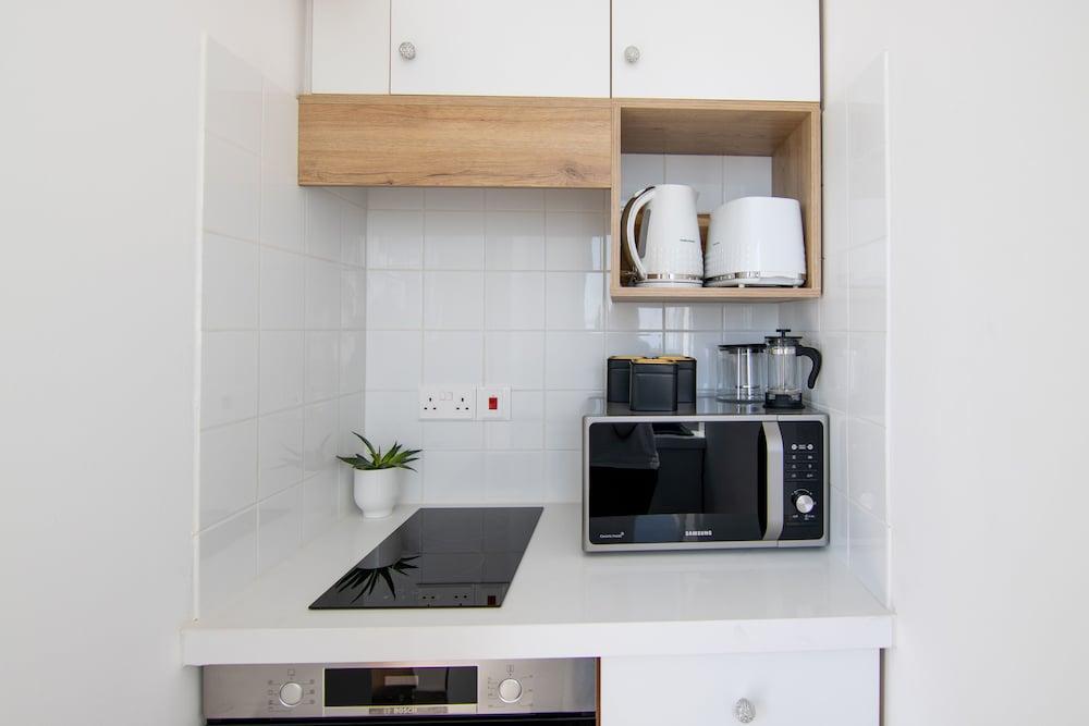 Phaedrus Living: Seaview Studio Suite Lighthouse 52