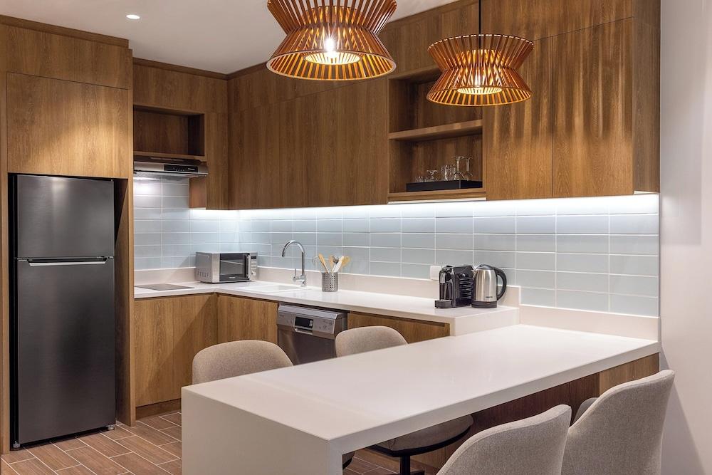 Element Al Mina, Dubai