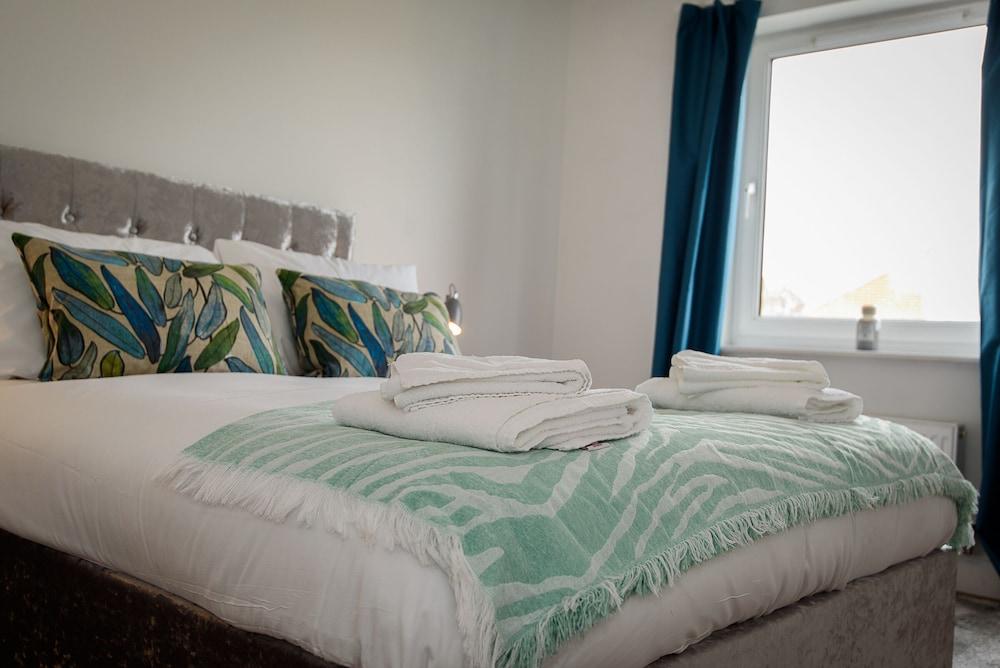 Karah Suites- Longhorn Avenue