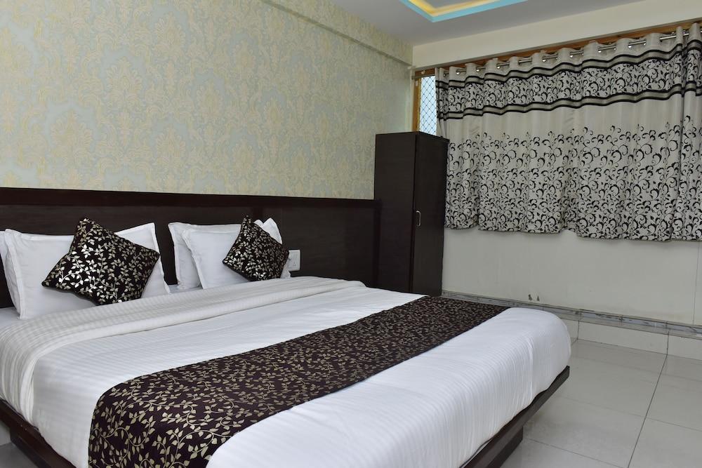 Hotel Shubham Palace