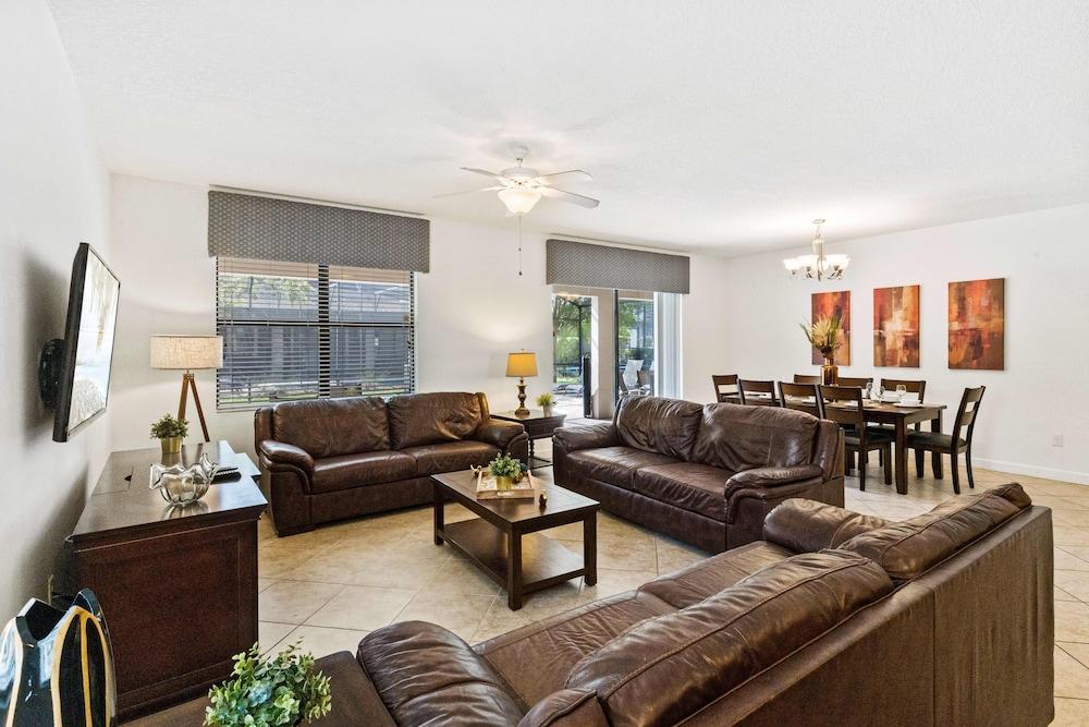 Giant Villa W/private Pool&spa, Game Room, & More!