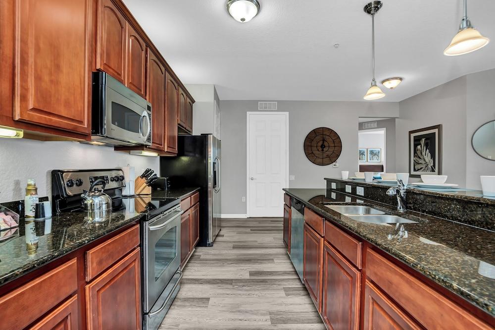 4816 Cayview Ave #306