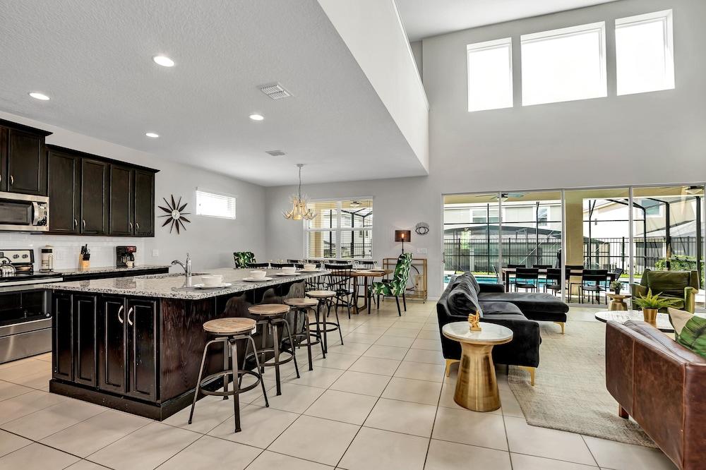 9038 Sunshine Ridge Loop