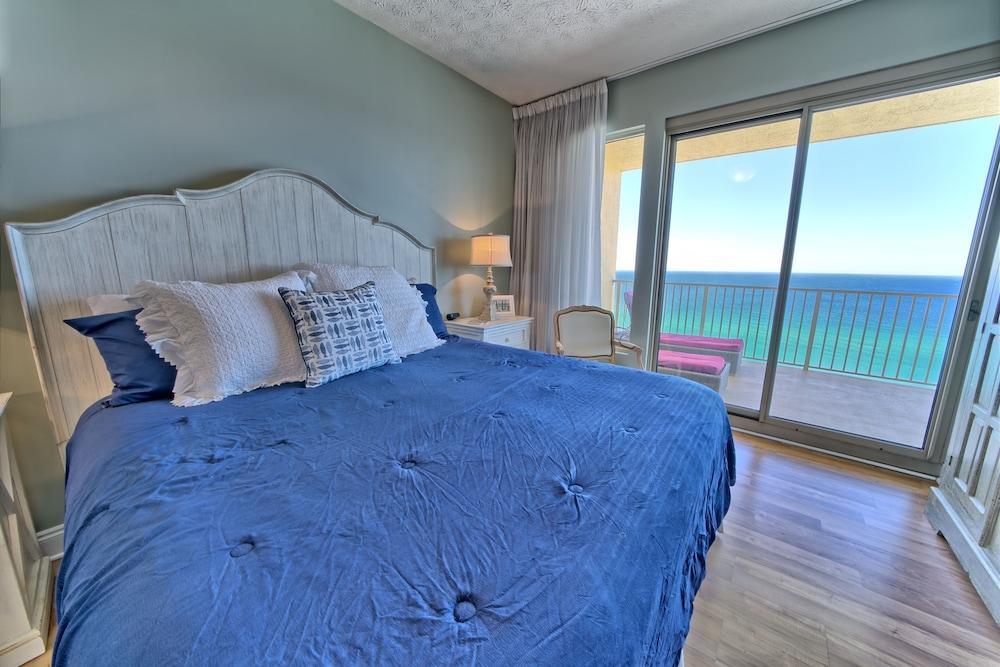 Cozy Oceanfront Condo with Beachside Pool - Unit 1602 by RedAwning